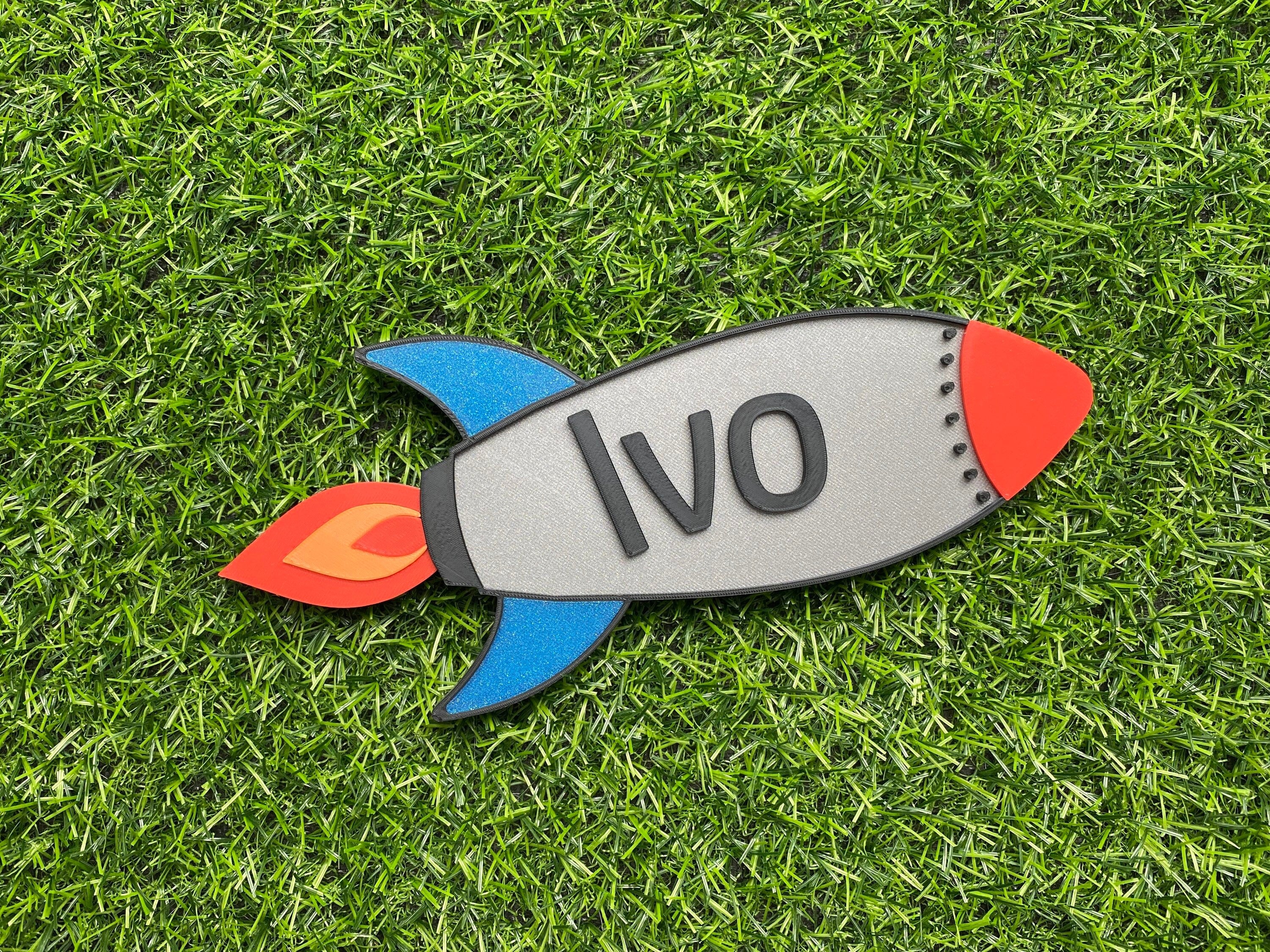 Personalised rocket door sign with the name Ivo