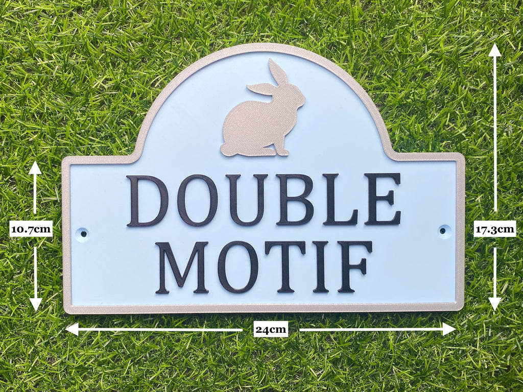 Personalised double motif sign with horseshoe motif