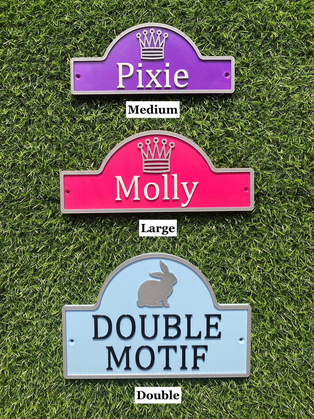 Double motif signs in three sizes: Medium, Large and Double