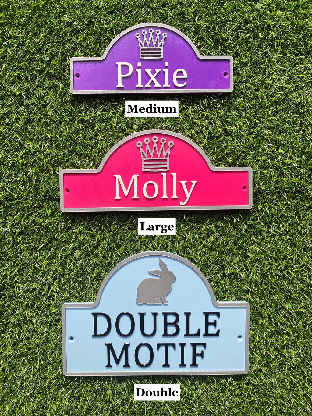 Double motif signs in three sizes: Medium, Large and Double